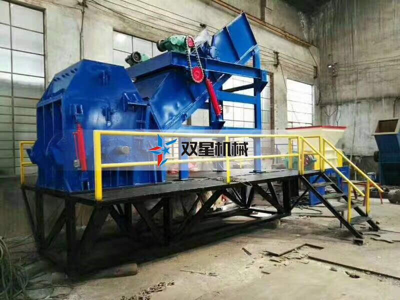 廢鐵粉碎機(jī)設(shè)備多少錢？移動(dòng)的、固定的哪種效果好