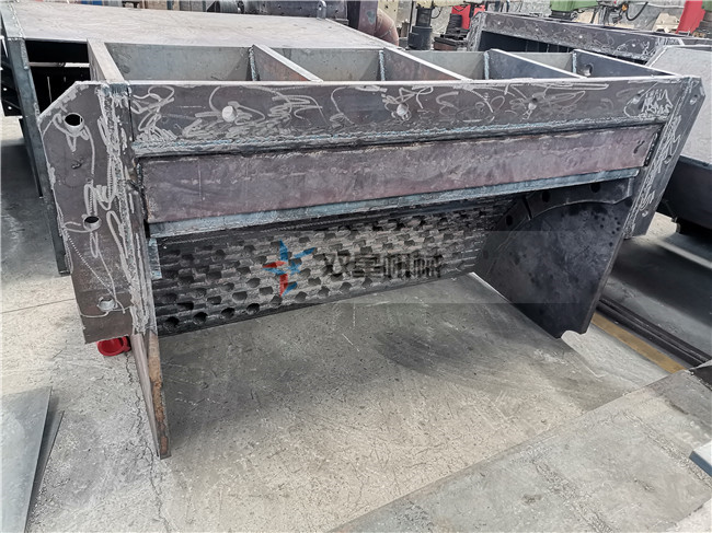 金屬破碎機(jī)<a href='http://www.jlysxjy.com/case/502.html' target='_blank'><span>篩板</span></a>