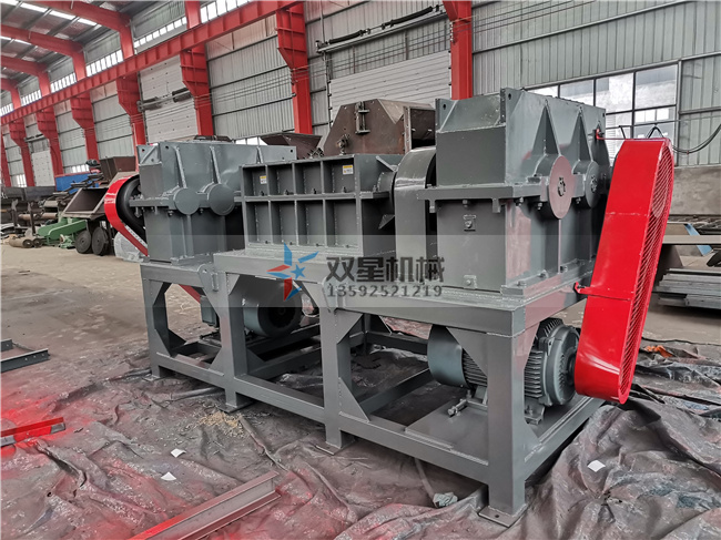 金屬撕碎機(jī)生產(chǎn)現(xiàn)場