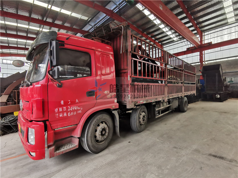 <a href='http://www.jlysxjy.com/' target='_blank'><span>金屬粉碎機(jī)</span></a>發(fā)貨