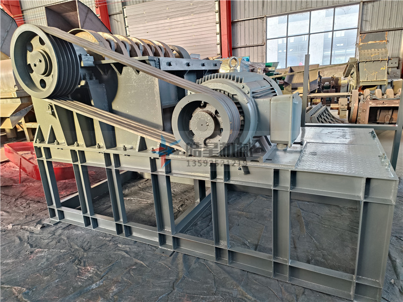 1600型<a href='http://www.jlysxjy.com/1/54.html' target='_blank'><span>廢鋁粉碎機</span></a><a href='http://www.jlysxjy.com/' target='_blank'><span>金屬粉碎機</span></a>廠家設(shè)備實拍